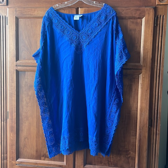 NWOT- LA Blanca Blue V-Neck Crochet Trim Cover-Up Size M - Picture 2 of 7